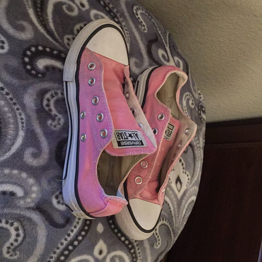Light pink converse!